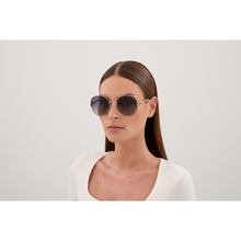 Carica l'immagine nel visualizzatore di Gallery, Gucci GG2047S 001
