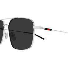 Carica l'immagine nel visualizzatore di Gallery, Gucci GG2163S 001
