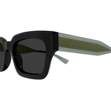Load image into Gallery viewer, Gucci GG2069S 001
