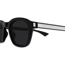 Carica l'immagine nel visualizzatore di Gallery, Saint Laurent SL 880 001
