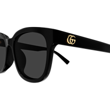 Carica l'immagine nel visualizzatore di Gallery, Gucci GG2126SK 001
